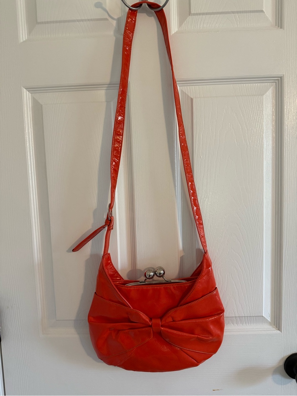 Vintage Orange Crossbody Bag with Kiss-Lock Closure